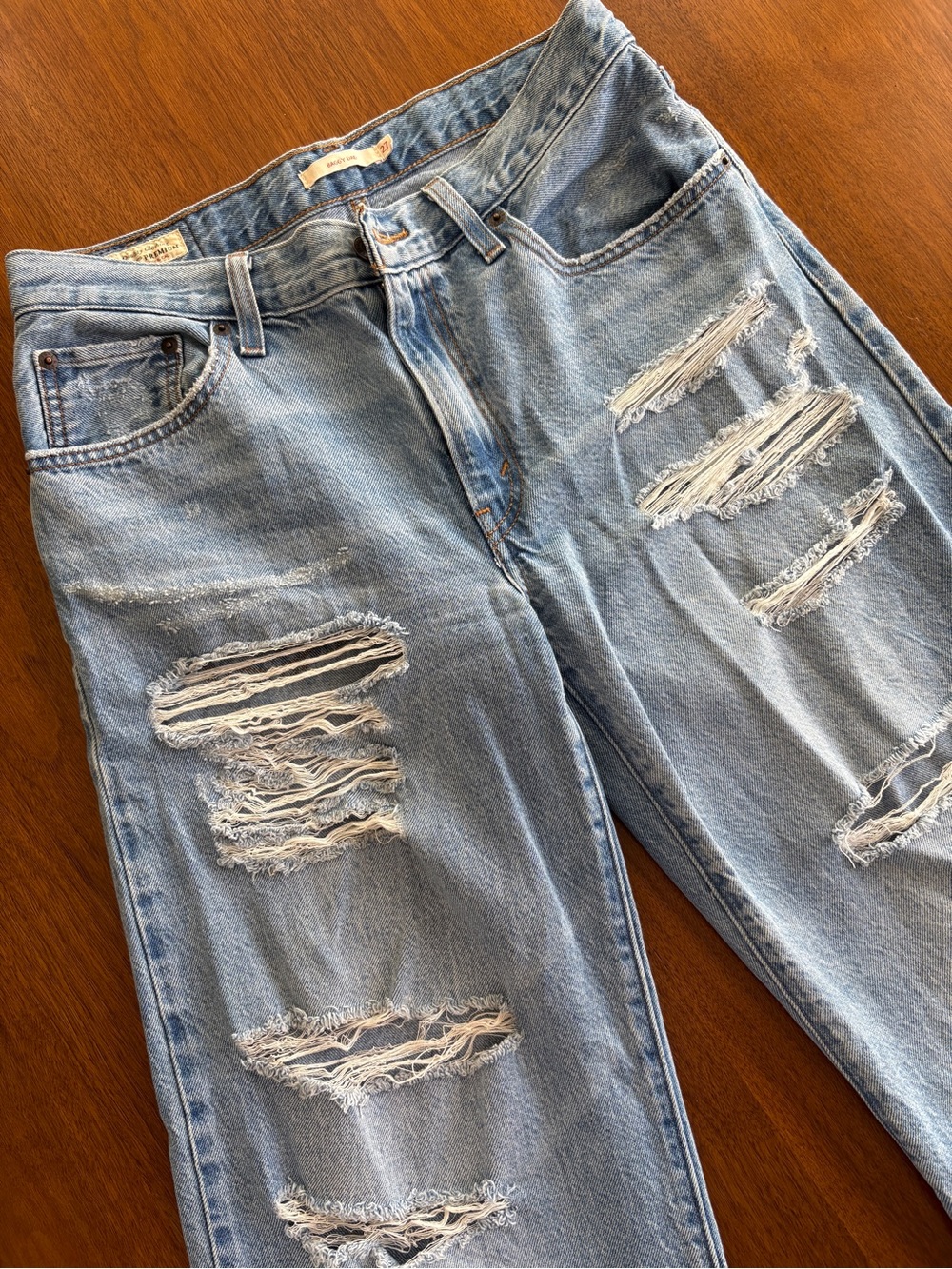 Levi Baggy Dad Light Blue Distressed Women’s Jeans